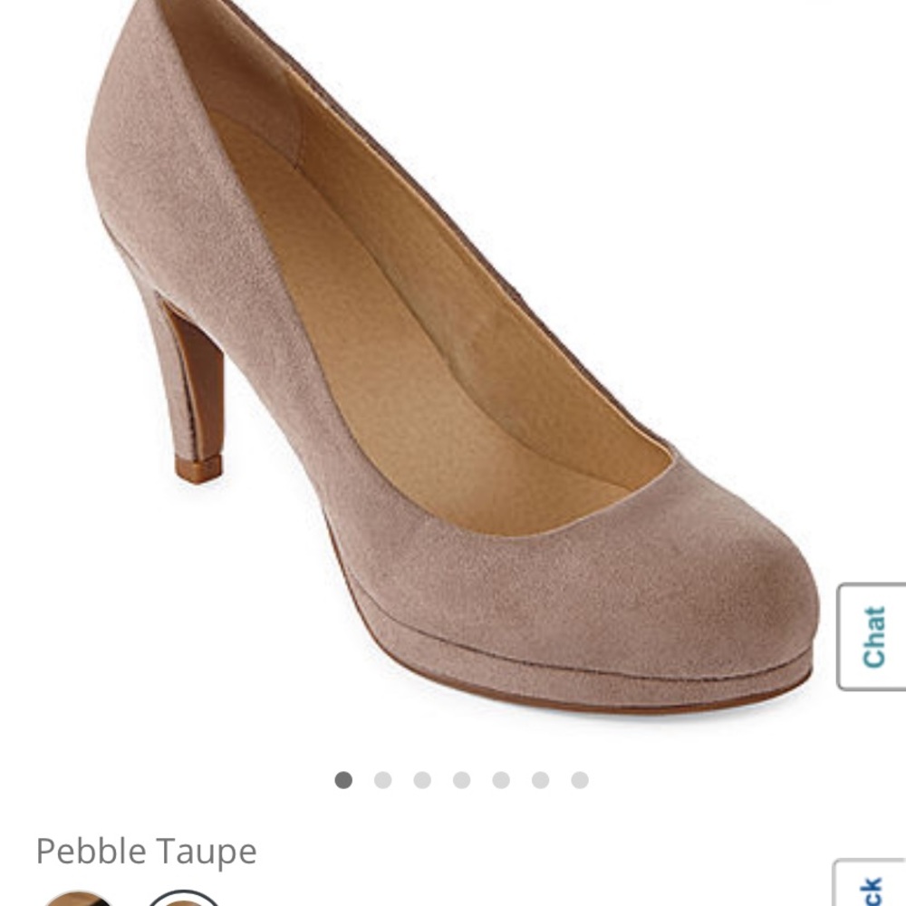 Stiletto heel taupe shoe
